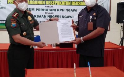 PENANDATANGANAN KESEPAKATAN BERSAMA (MoU) PERUSAHAAN UMUM (PERUM) KEHUTANAN NEGARA KESATUAN PEMANGKUAN HUTAN NGAWI DENGAN KEJAKSAAN NEGERI NGAWI