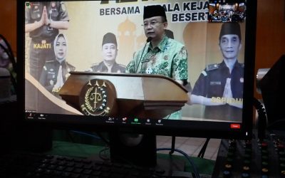 HALAL BIHALAL IDUL FITRI 1442 H BERSAMA KEPALA KEJAKSAAN TINGGI JAWA TIMUR BESERTA JAJARAN SECARA VIRTUAL