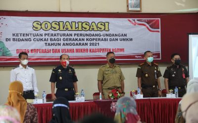 KEPALA KEJAKSAAN NEGERI NGAWI DAN KEPALA SEKSI TINDAK PIDANA KHUSUS SEBAGAI NARASUMBER SOSIALISASI REGULASI DI BIDANG CUKAI OLEH DINAS KOPERASI DAN USAHA MIKRO KAB. NGAWI